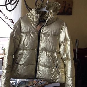 American eagle gold puffy coat